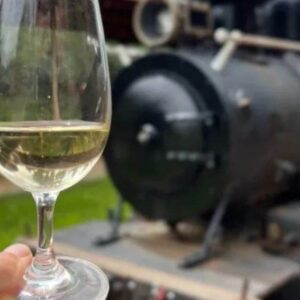 Vinho e Charcutaria sobre trilhos em São Roque