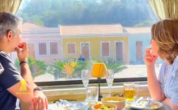 CASAL PASSEIO DE TREM GUARAREMA - CARRO RESTAURANTE